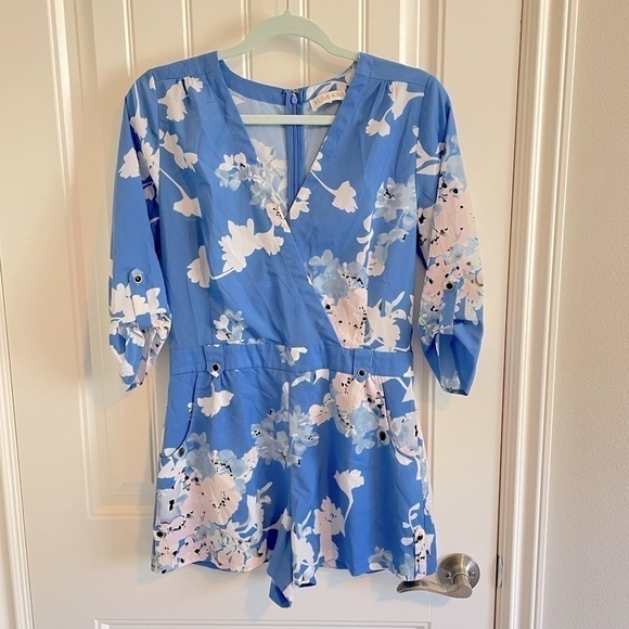 Yumi Kim Pants - Yumi Kim blue floral spring romper size small